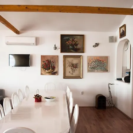 Apartment Carda Parce Raja